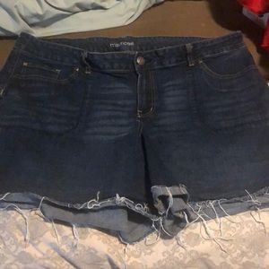 Maurice denim shorts size 24